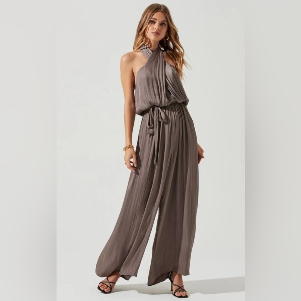 Astr NWT Mushroom Halter Jumpsuit MSRP $148